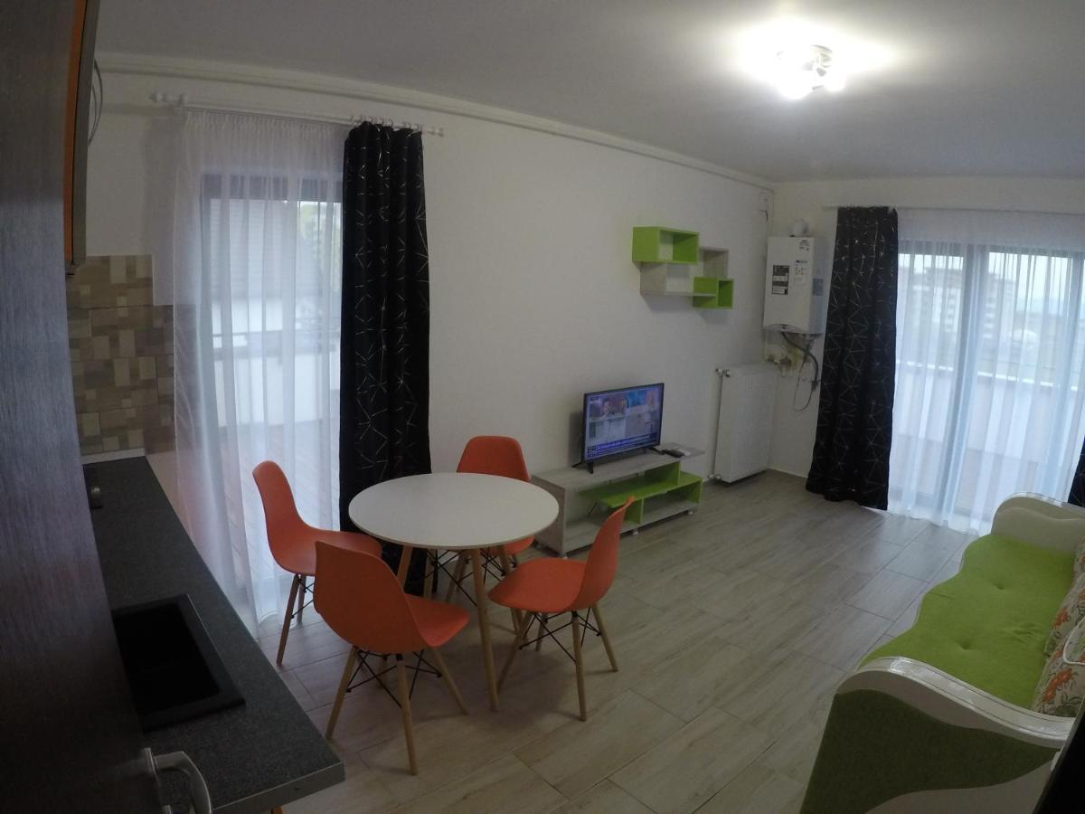 Ama Apartament Cu Terasa 50 Mp & Parcare Daire Braşov Dış mekan fotoğraf