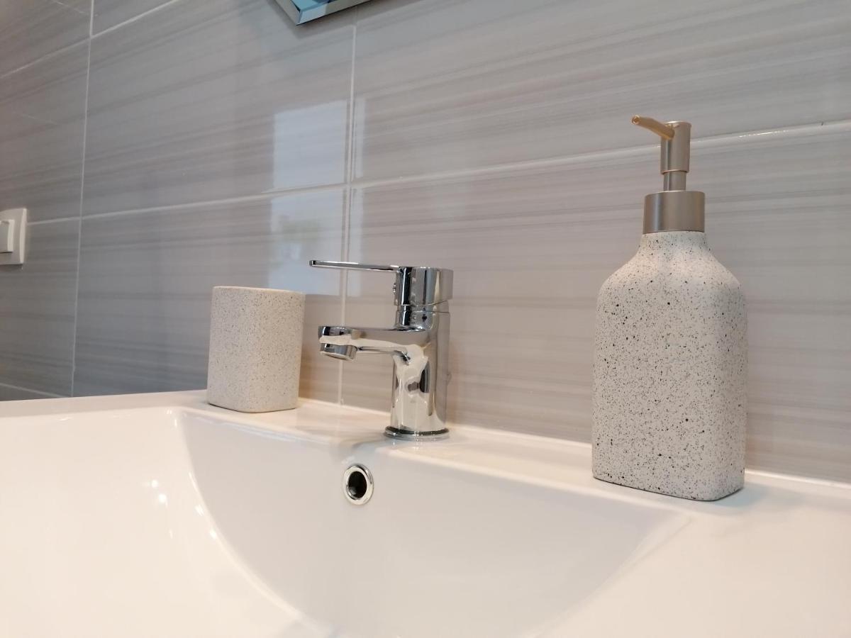 Ama Apartament Cu Terasa 50 Mp & Parcare Braşov Dış mekan fotoğraf