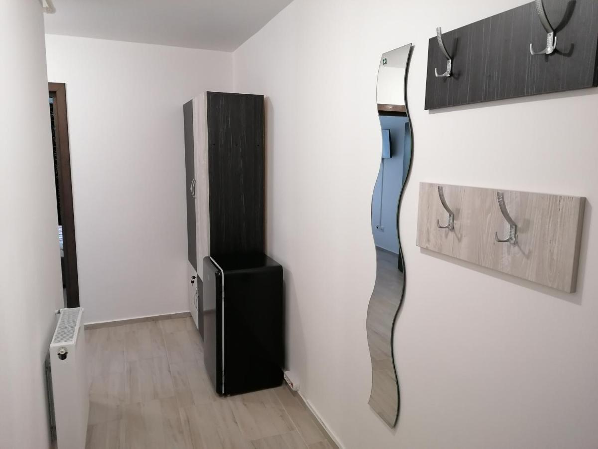 Ama Apartament Cu Terasa 50 Mp & Parcare Daire Braşov Dış mekan fotoğraf