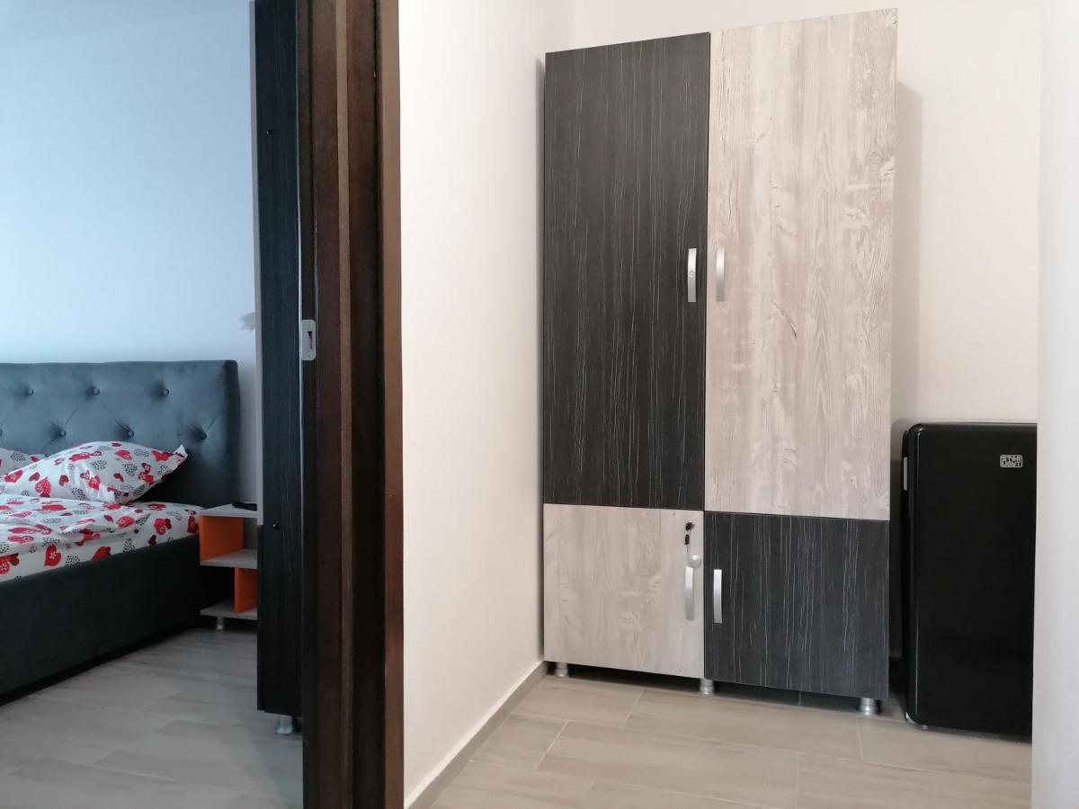 Ama Apartament Cu Terasa 50 Mp & Parcare Braşov Dış mekan fotoğraf