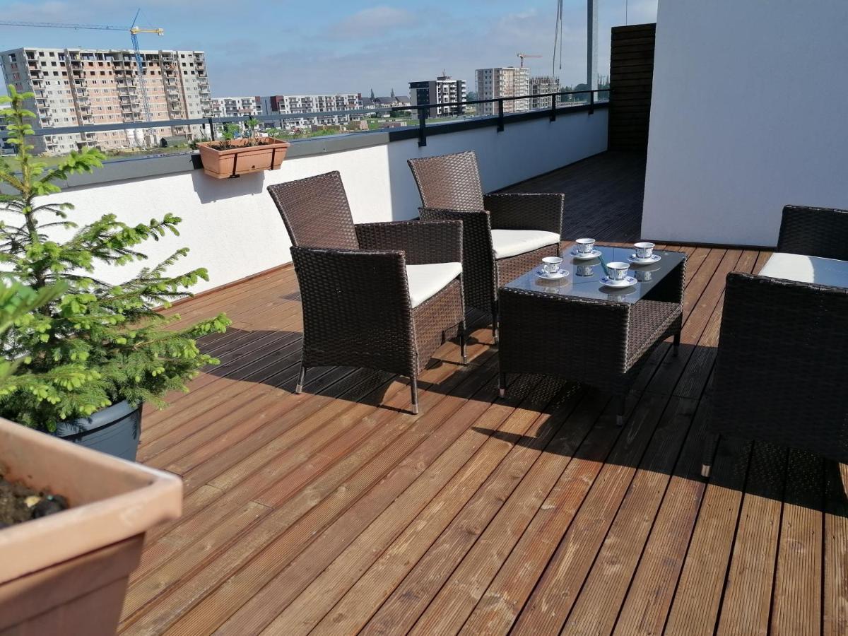 Ama Apartament Cu Terasa 50 Mp & Parcare Braşov Dış mekan fotoğraf