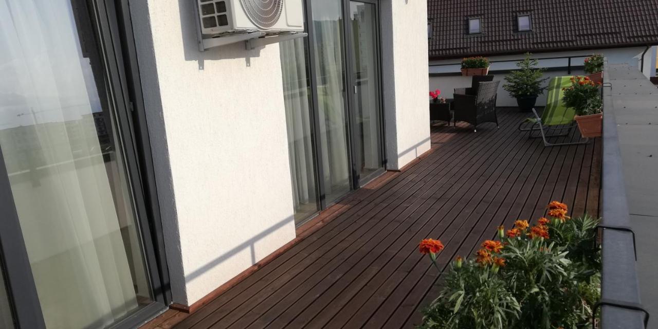 Ama Apartament Cu Terasa 50 Mp & Parcare Braşov Dış mekan fotoğraf
